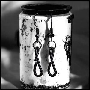 5 For $25💫Alternative Black Links Earrings